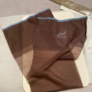NWT 1960s Hanes Seamless Nylon Stockings